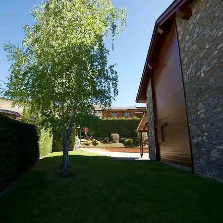Casita Ceretana بيت للعطل
